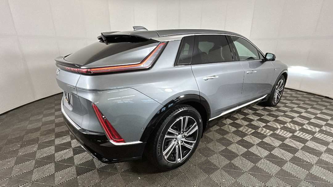 2024 Cadillac Lyriq Luxury - Image 3