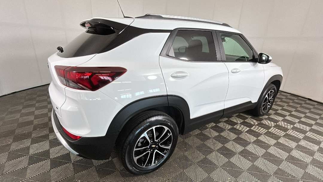 2025 Chevrolet Trailblazer LT - Image 3
