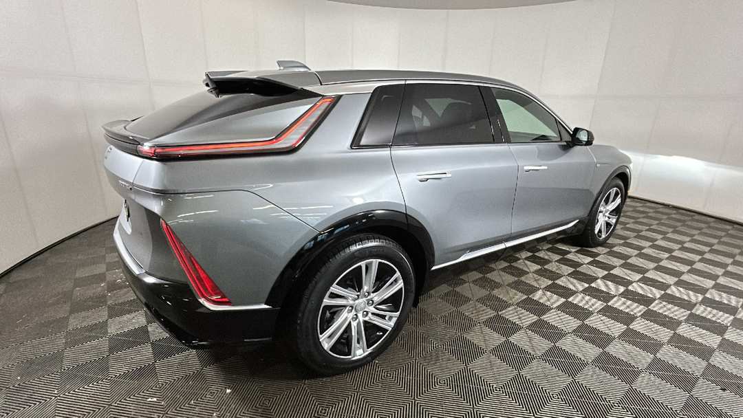 2024 Cadillac Lyriq Tech - Image 3