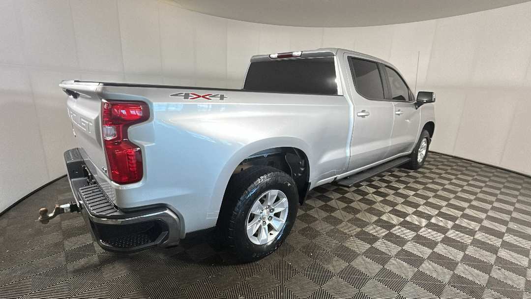 2022 Chevrolet Silverado 1500 LT - Image 3