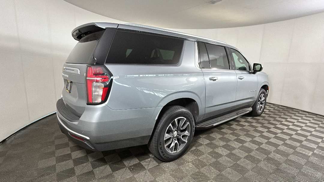 2024 Chevrolet Suburban LS - Image 3