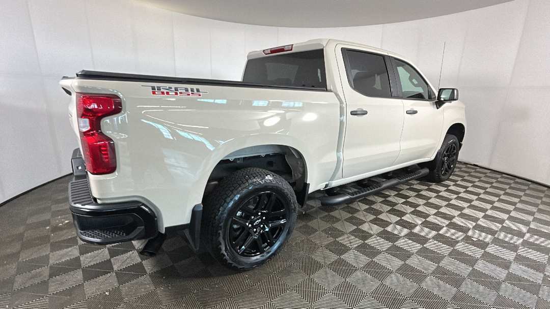 2026 Chevrolet Silverado 1500 Custom Trail Boss - Image 2
