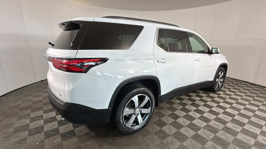 2023 Chevrolet Traverse LT Leather - Image 3