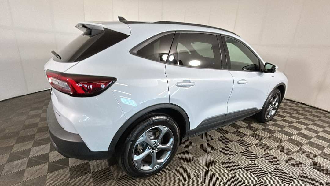 2025 Ford Escape STLine Select - Image 3