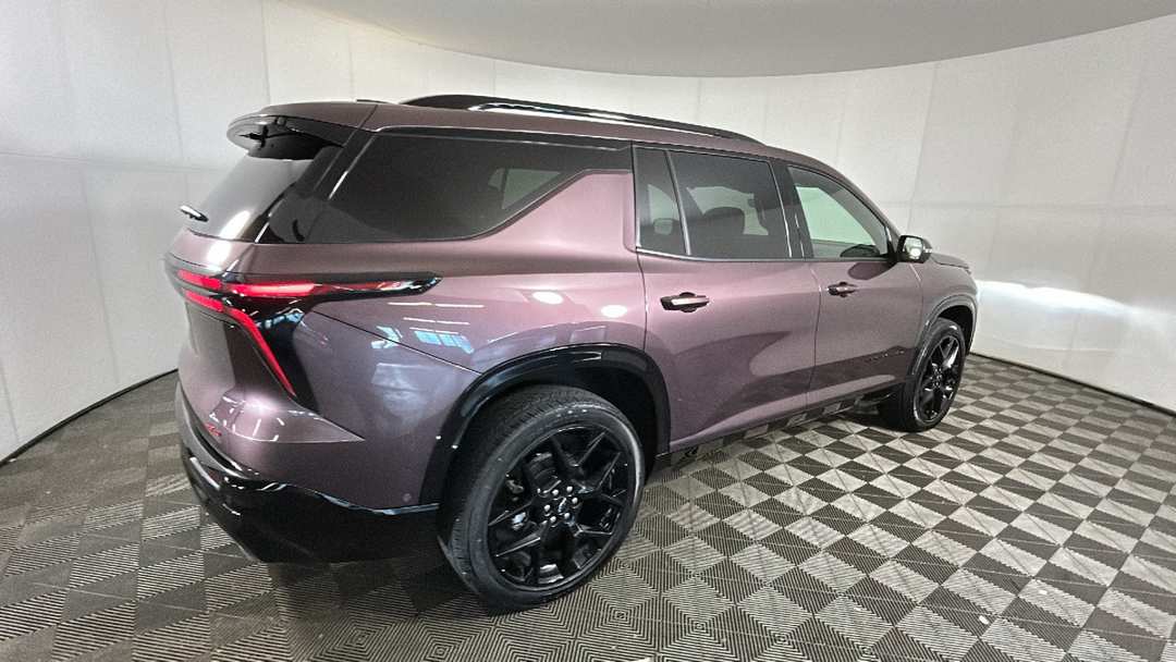 2025 Chevrolet Traverse RS - Image 3