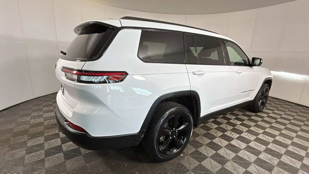 2023 Jeep Grand Cherokee L Altitude X - Image 3