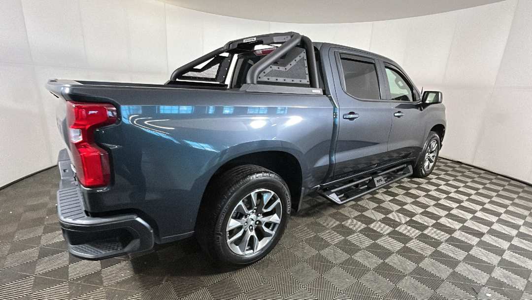 2021 Chevrolet Silverado 1500 RST - Image 3