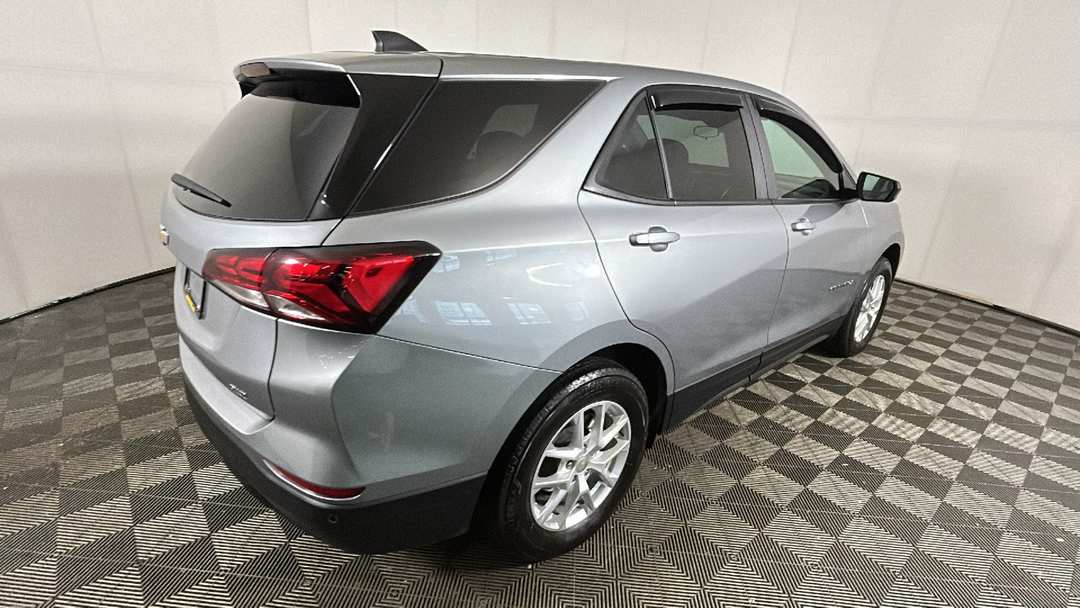 2024 Chevrolet Equinox LS - Image 3