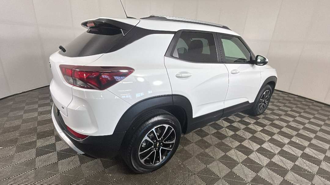2025 Chevrolet Trailblazer LT - Image 3