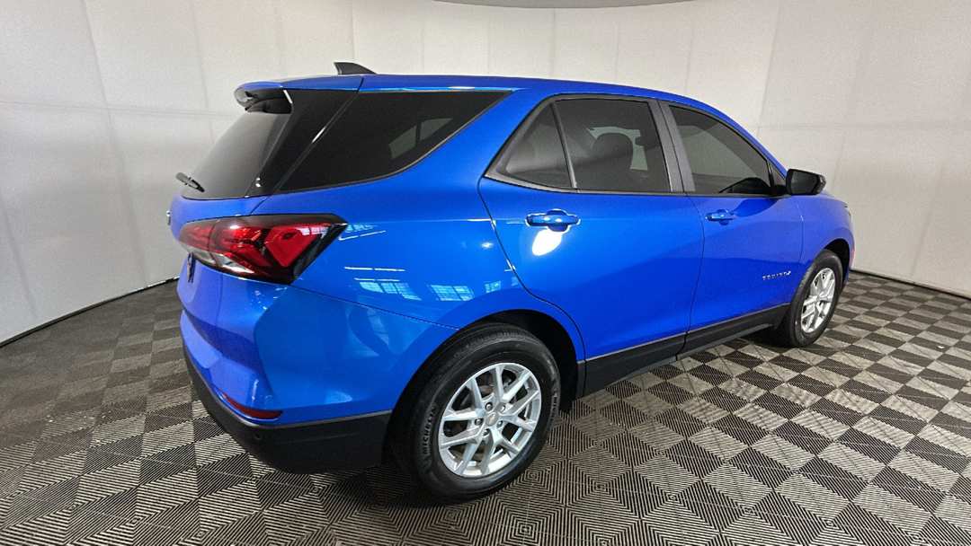 2024 Chevrolet Equinox LS - Image 3