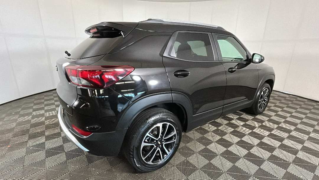 2025 Chevrolet Trailblazer LT - Image 3