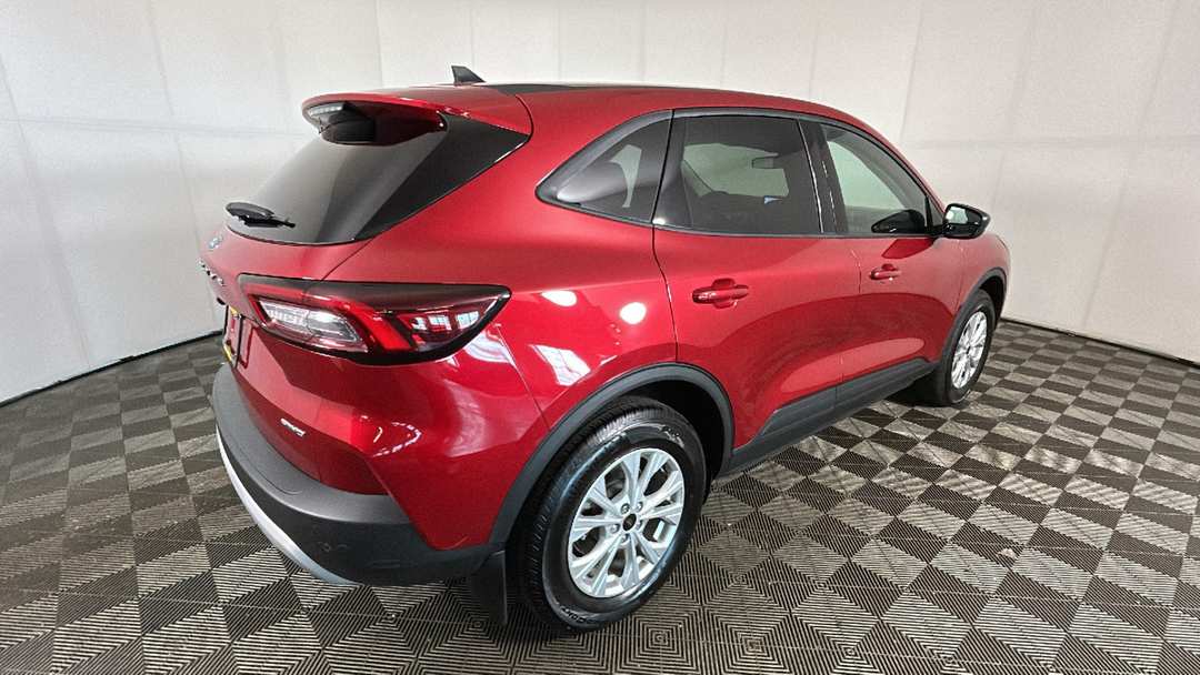 2025 Ford Escape Active - Image 3