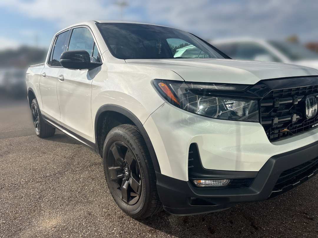 2025 Honda Ridgeline Black Edition - Image 2