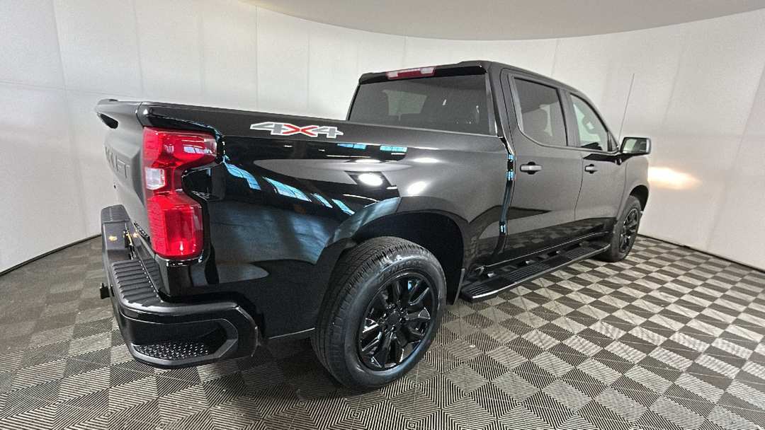 2024 Chevrolet Silverado 1500 Custom - Image 3