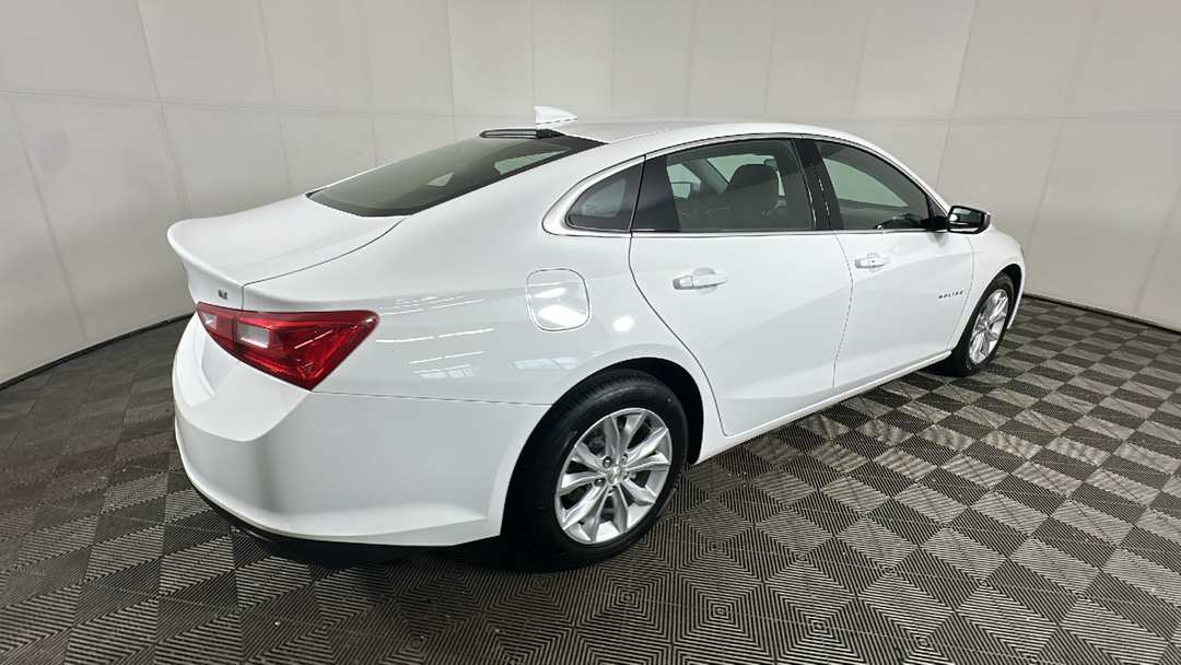 2023 Chevrolet Malibu LT - Image 3