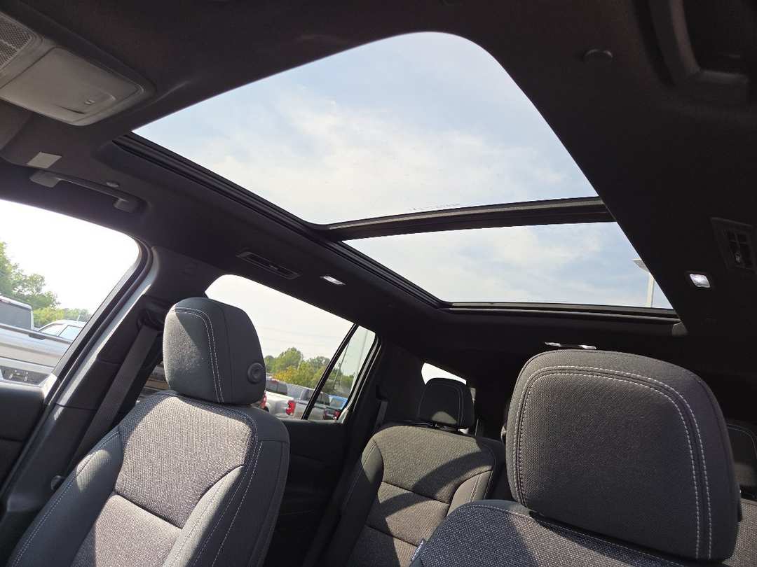 2027 Chevrolet Traverse LT - Image 3