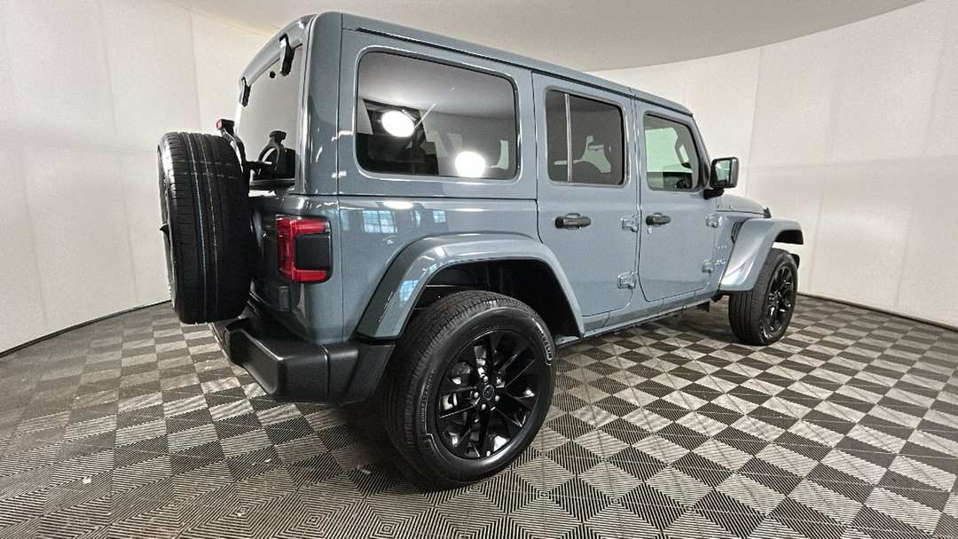 2024 Jeep Wrangler Sahara 4xe - Image 3
